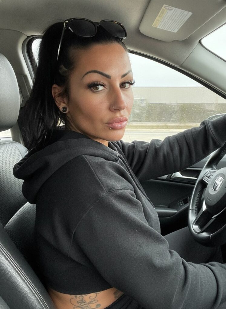 Tattoo Girl Scarlett OnlyFans